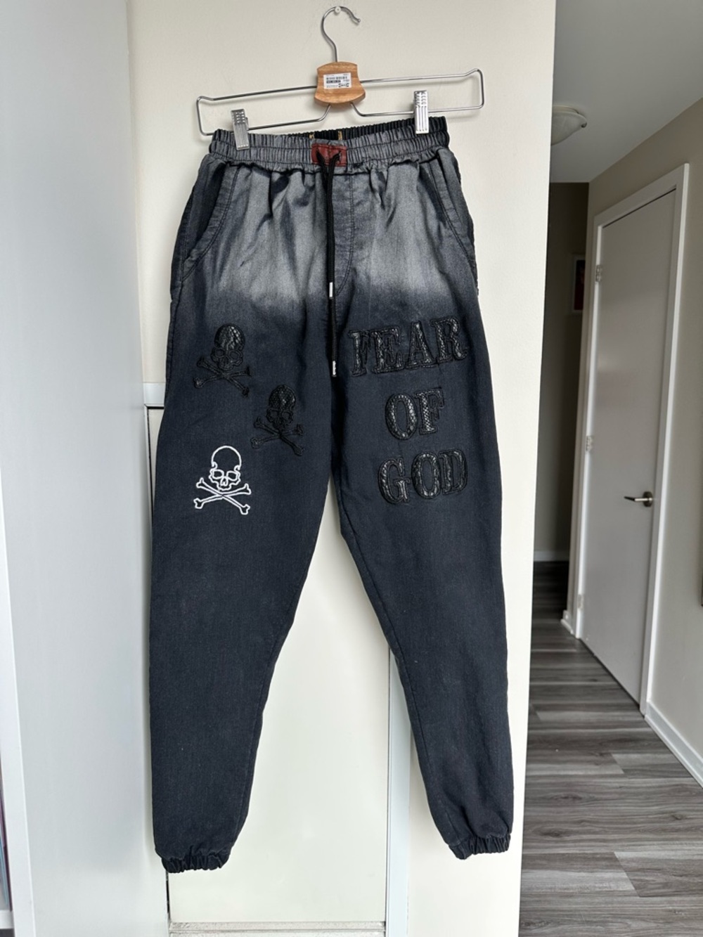 Fear of God Inspired Jogger Jeans Skull Graphic Streetwear Denim Faded Black Sz8 - Picture 2 of 13